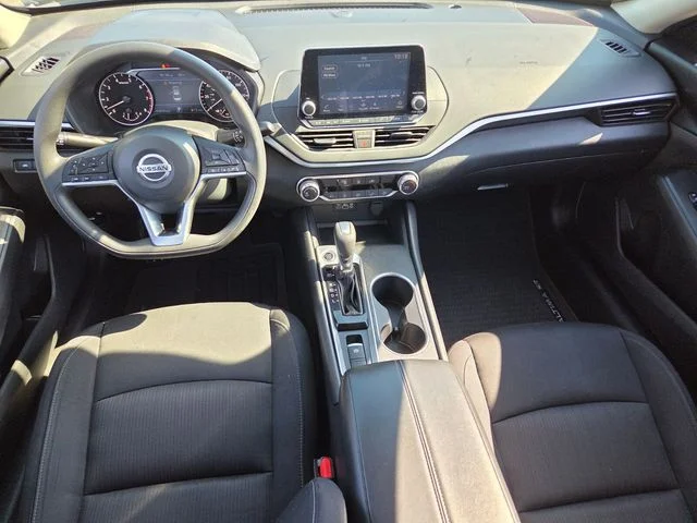 Used 2022 Black Nissan 2.5 SV image 9