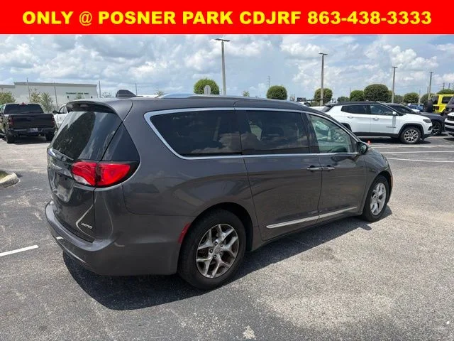 Used 2020 Gray Chrysler Limited image 4