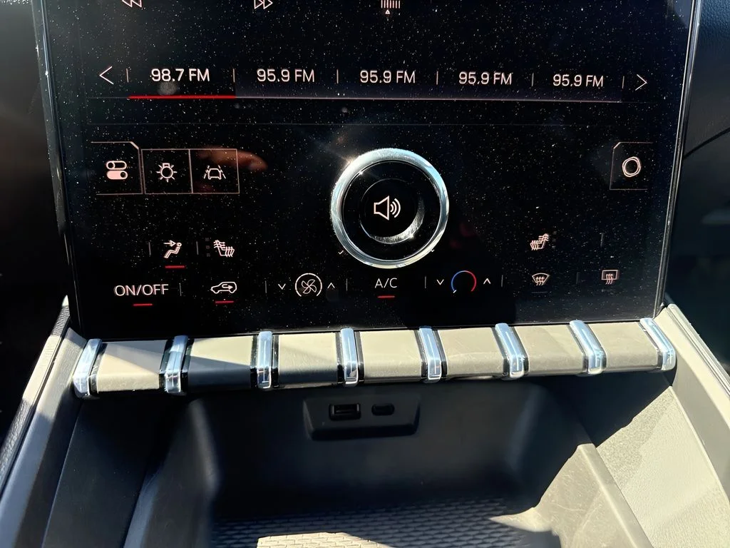 Used 2026 White GMC Elevation image 17