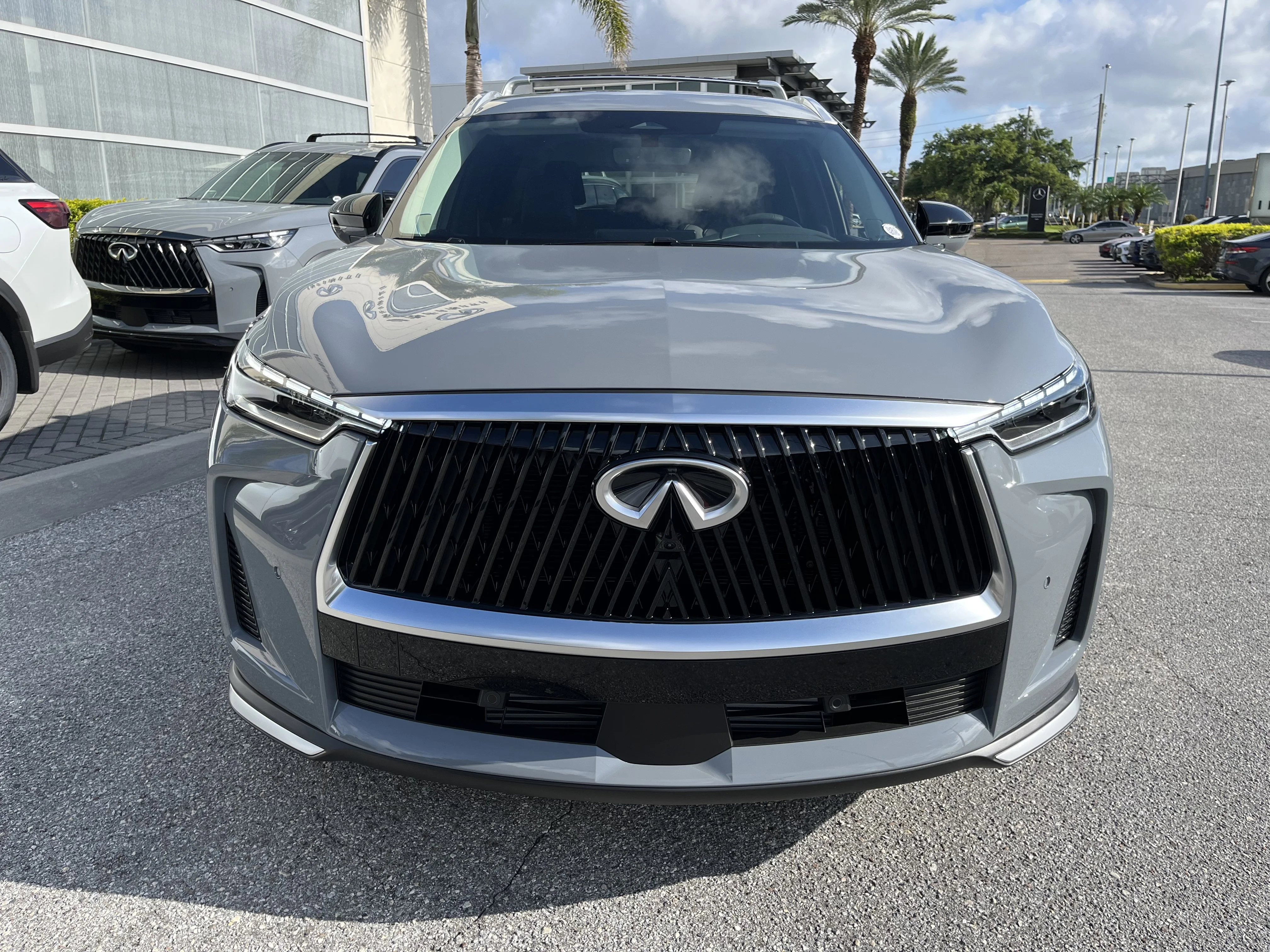 New 2027 Harbor Gray INFINITI LUXE image 9