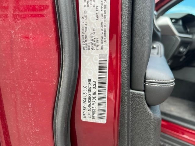 New 2026 Velvet Red Pearl-Coat Exterior Paint Jeep Limited image 14