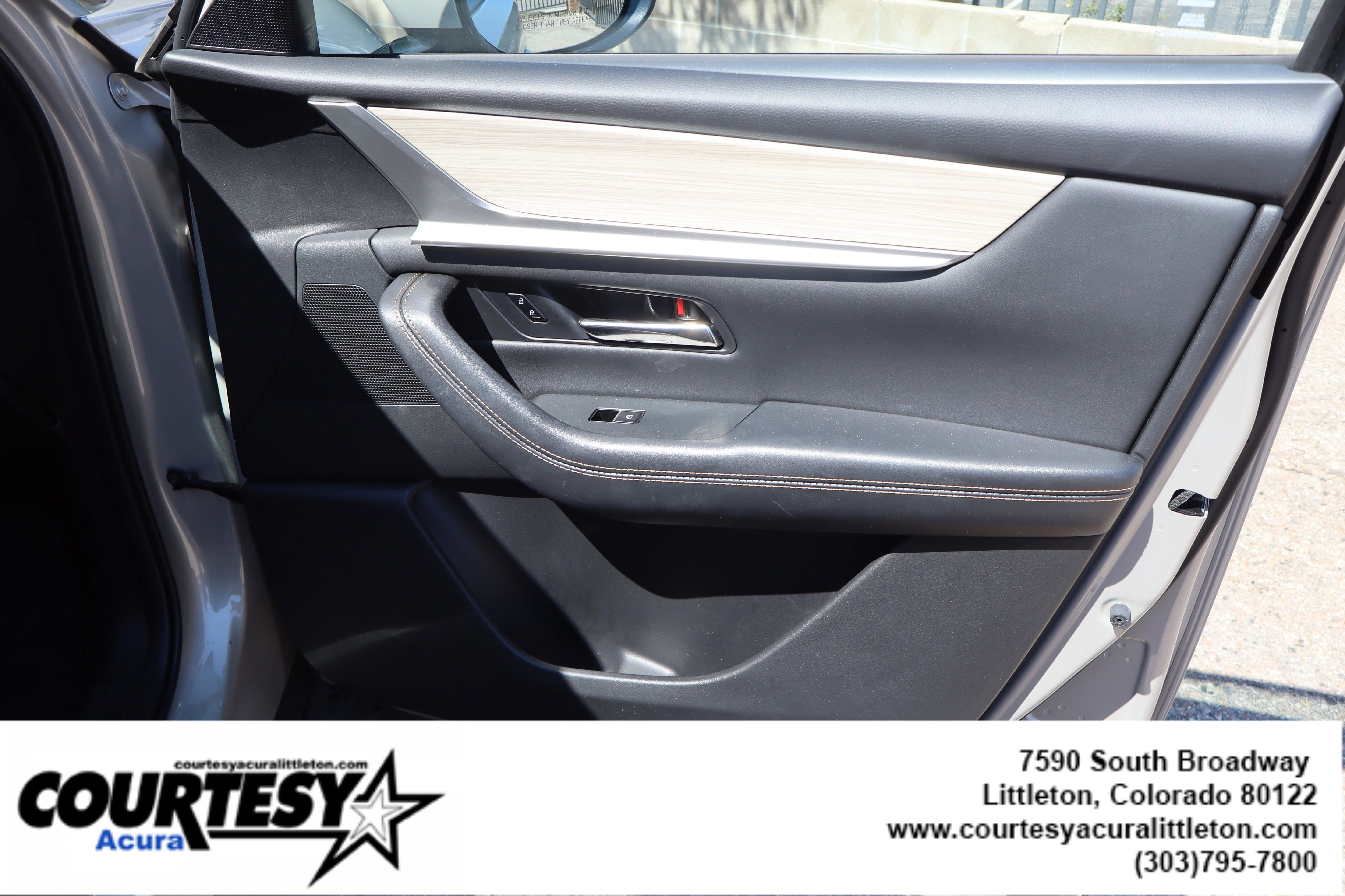 Used 2024 Platinum Quartz Mazda Preferred image 36