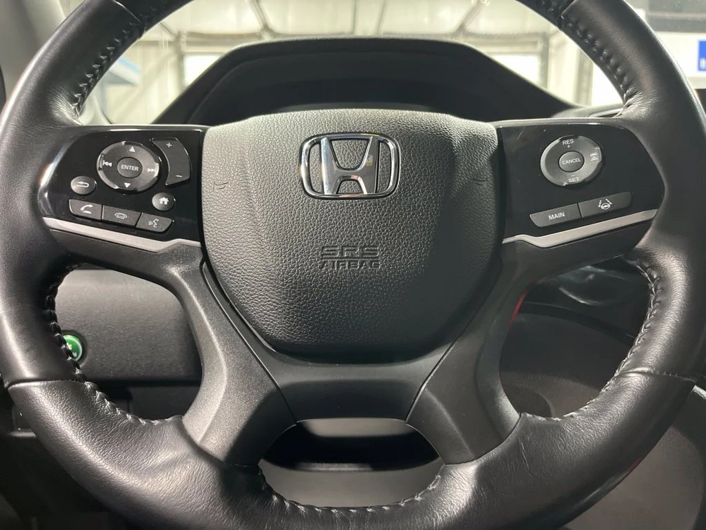 Certified Used 2020 Platinum White Pearl Honda Touring image 16