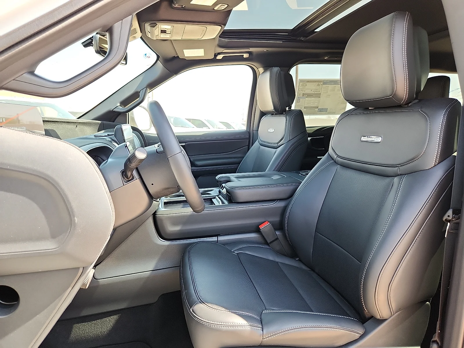 New 2027 Star White Metallic Tri-Coat Ford Platinum image 16