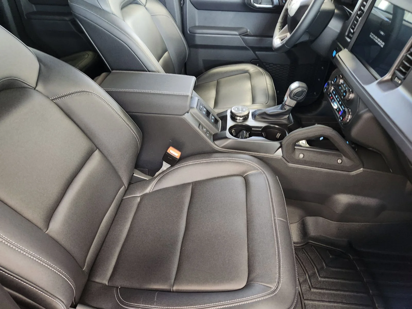 New 2025 Shadow Black Ford Badlands® image 9