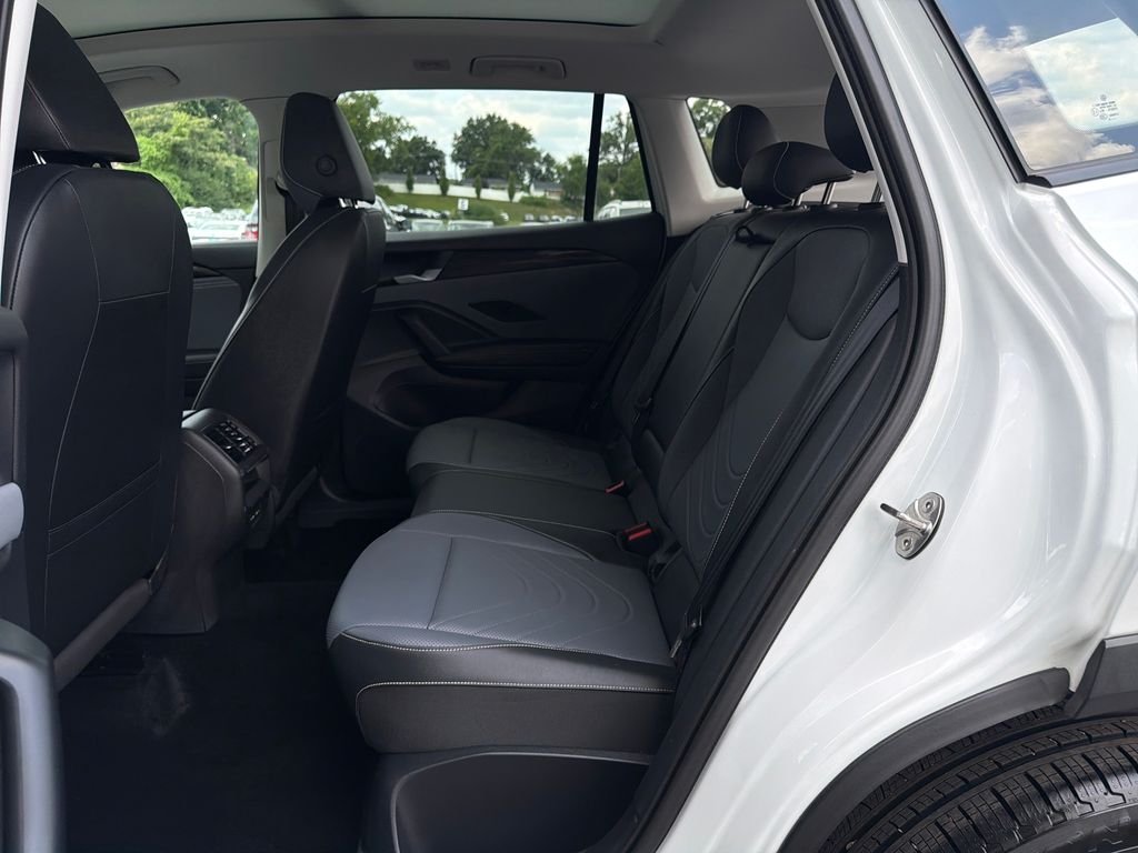 New 2026 White/off-white Volkswagen 2.0T SE image 21