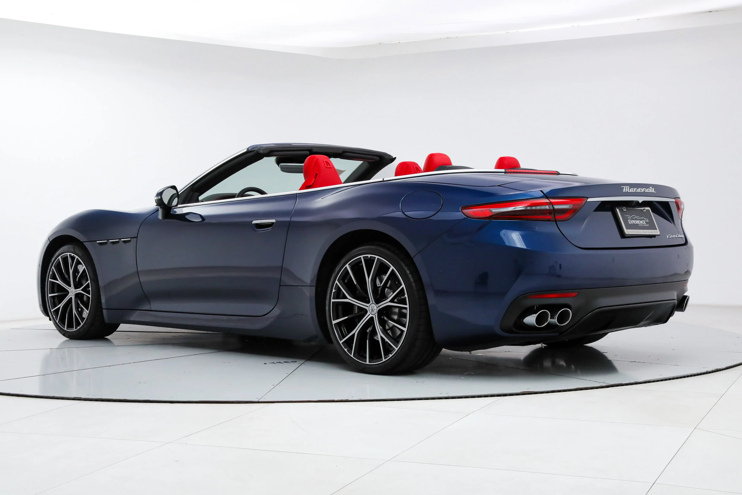 Certified Used 2026 Blue Maserati  image 3