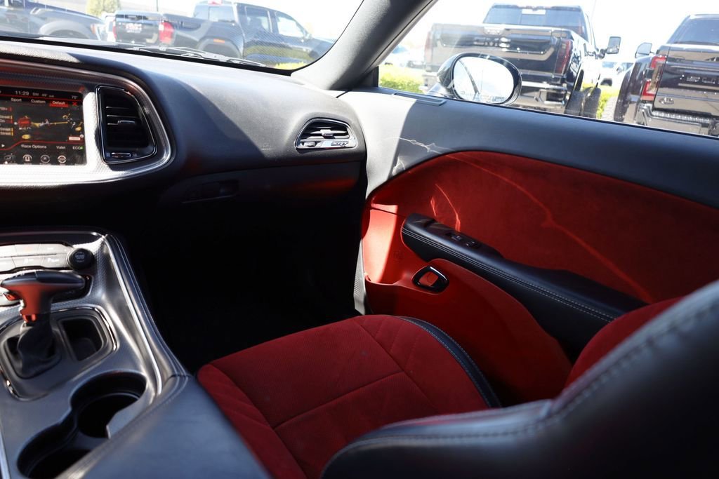 Used 2015 Pitch Black Clearcoat Dodge SRT Hellcat image 20