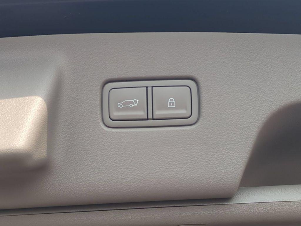 New 2026 Black Hyundai Blue SEL 7P image 15