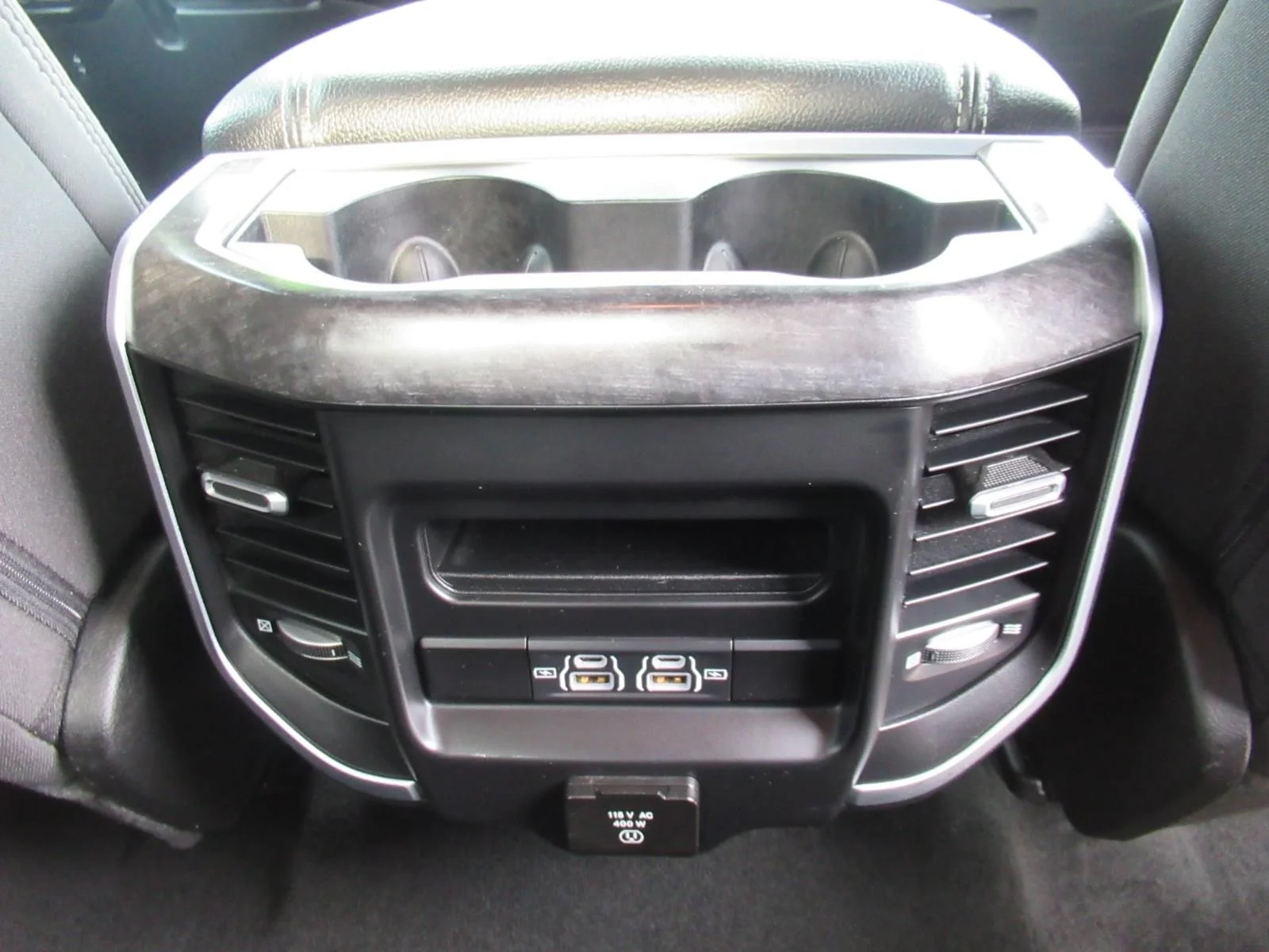 Used 2022 White Ram Big Horn/Lone Star image 37