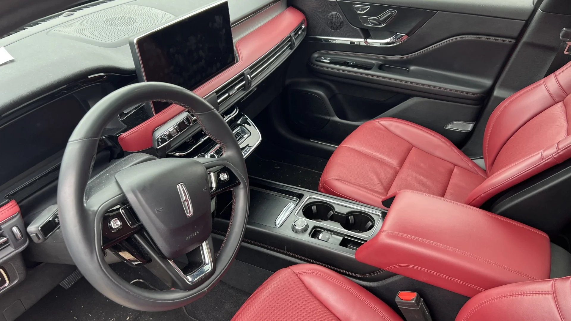 Used 2023 RED Lincoln Reserve image 2