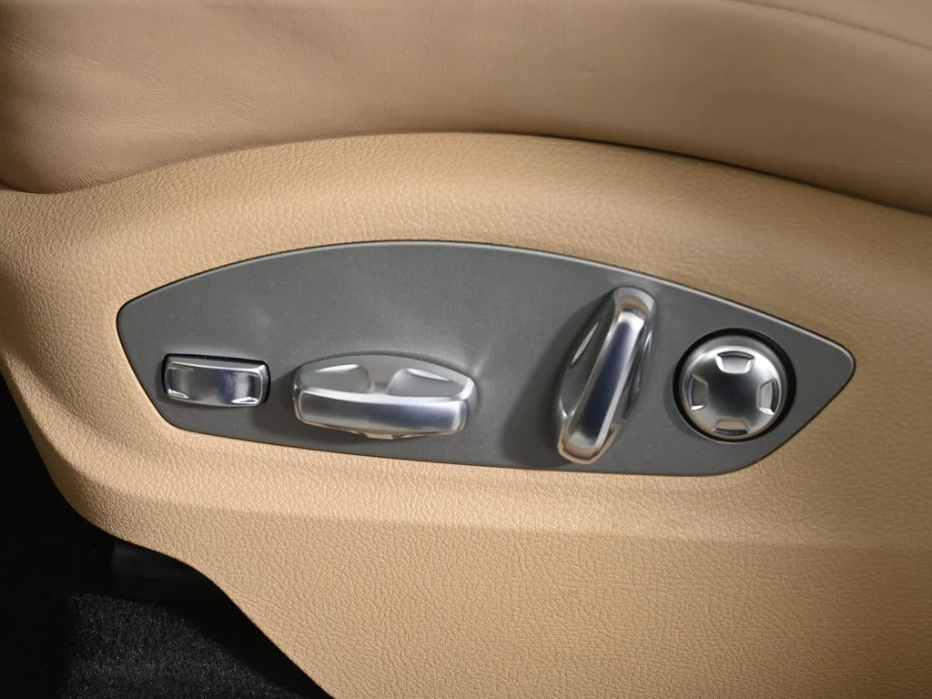 2026 Porsche Macan - Photo 31