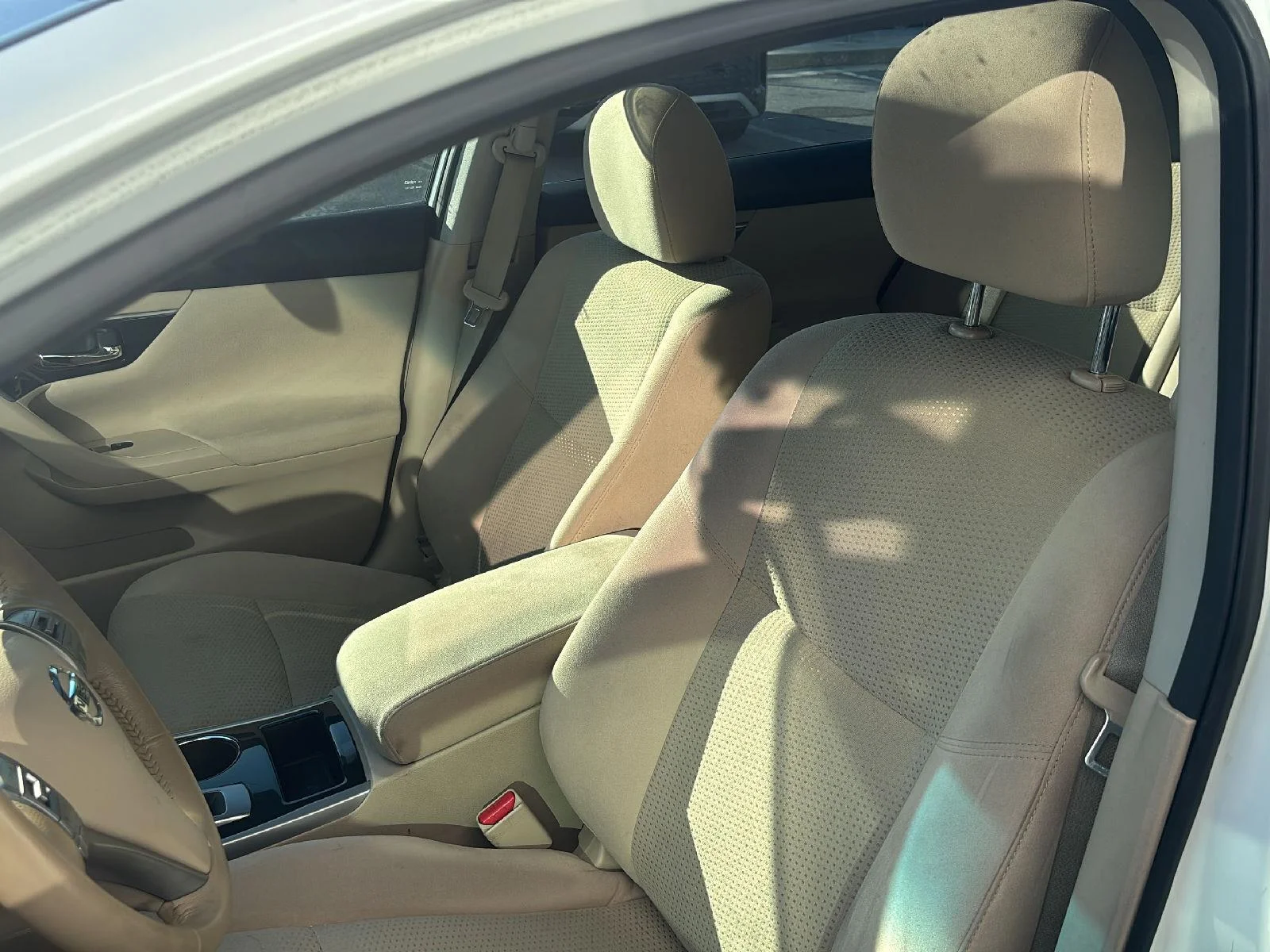 Used 2014 Pearl White Nissan 2.5 SV image 19