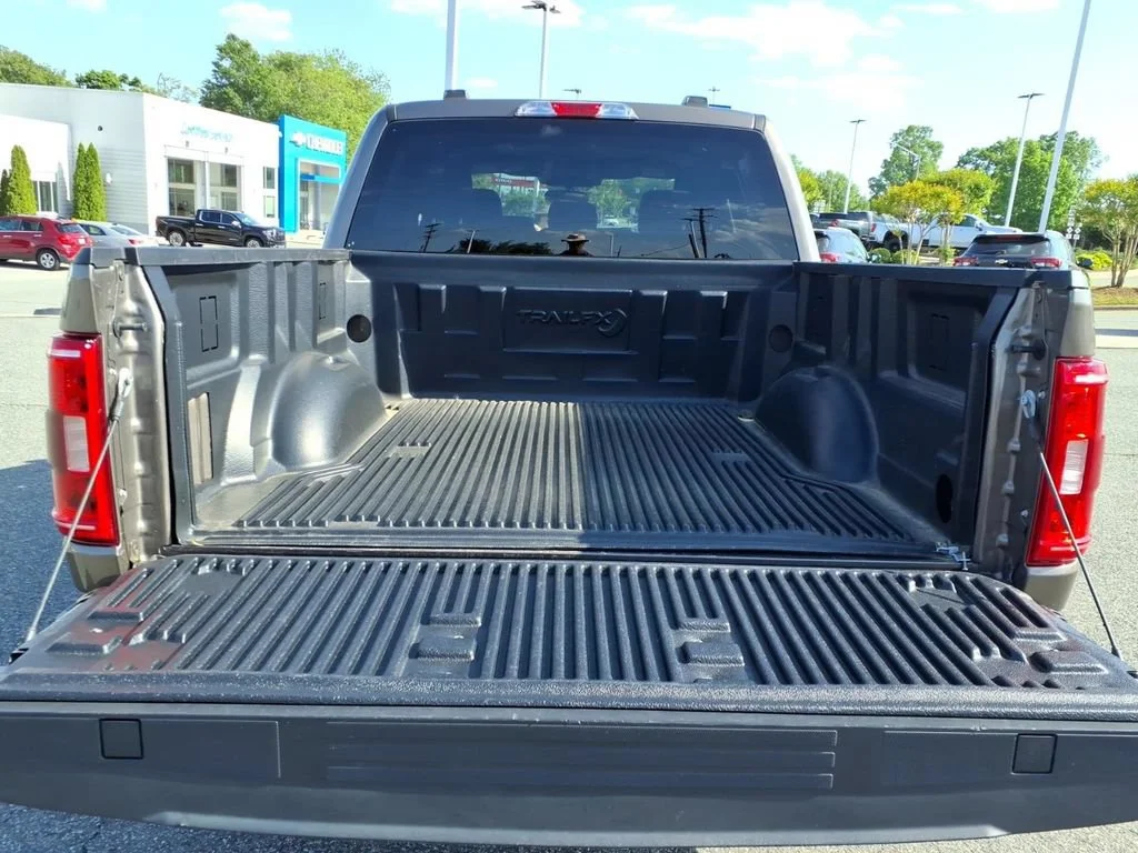 Used 2023 Gray Ford XLT image 25