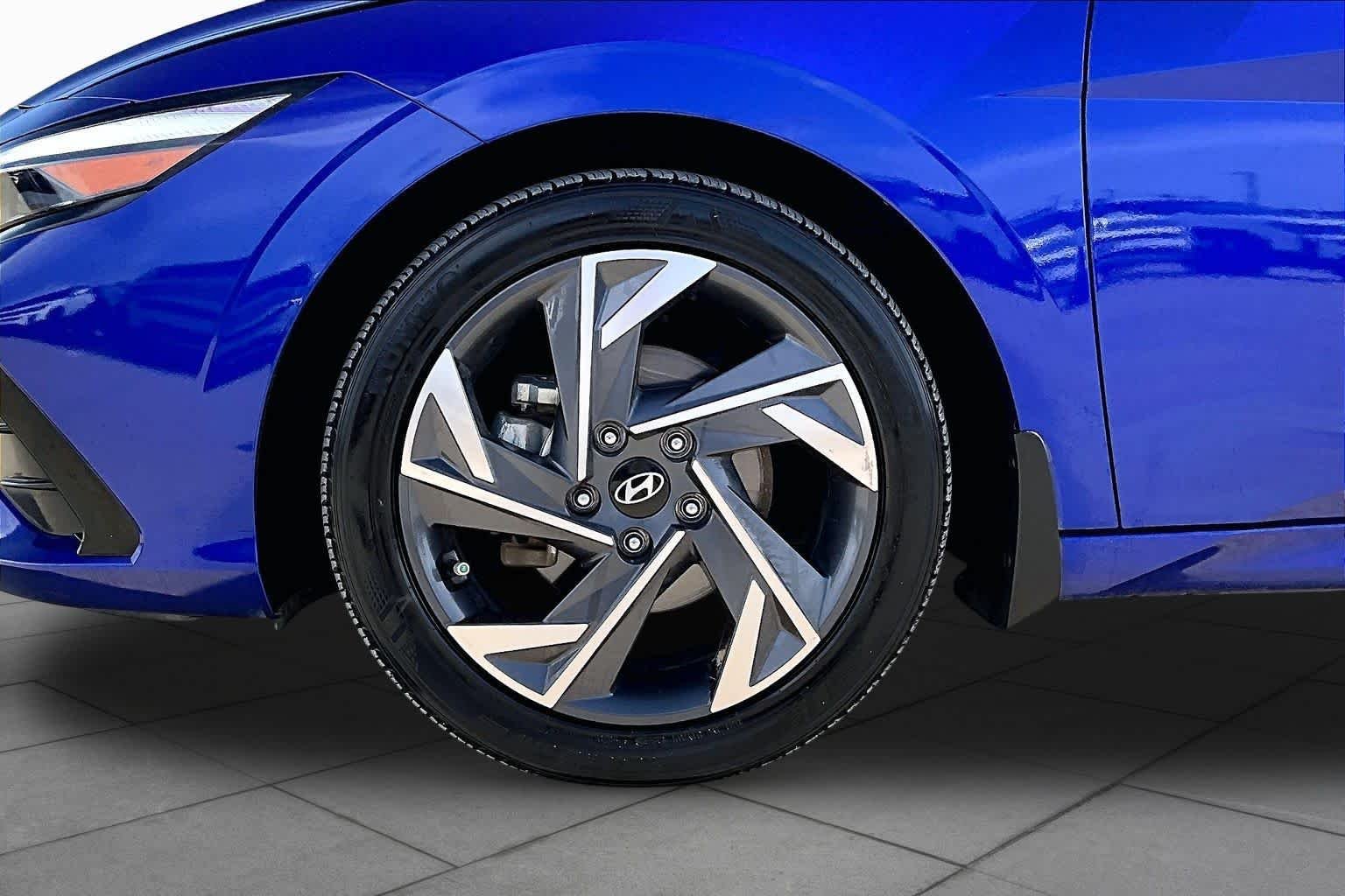 Used 2024 Intense Blue Hyundai SEL image 11
