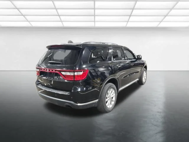Used 2022 Black Dodge SXT image 4