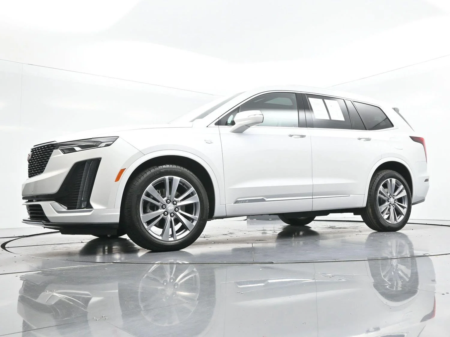 Used 2024 Crystal White Tricoat Cadillac Premium Luxury image 38