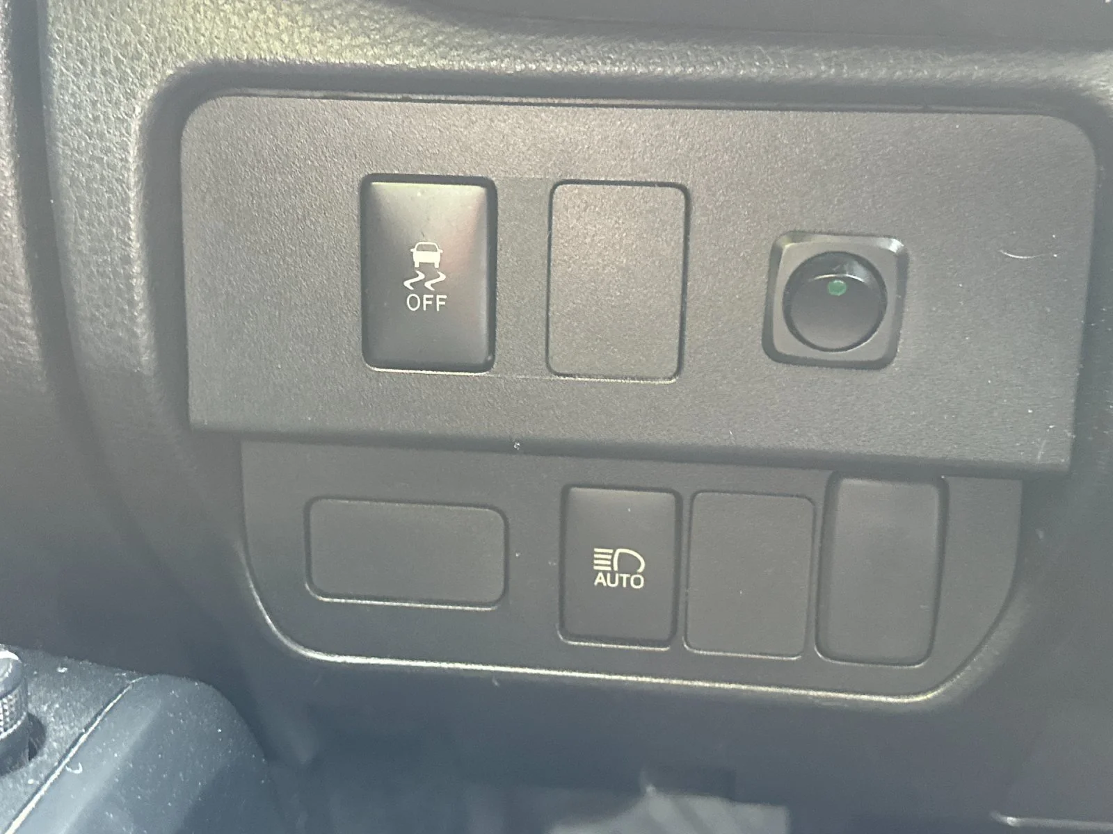 Used 2022 White Toyota SR image 27