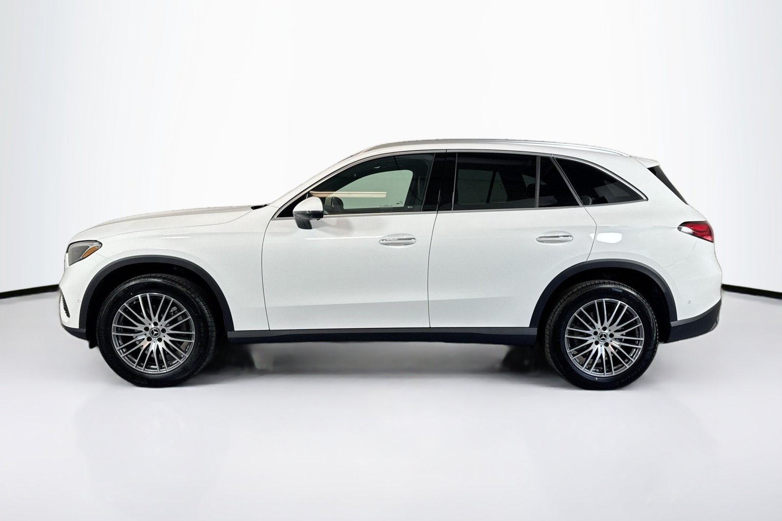 New 2026 Polar White Mercedes-Benz GLC 300 image 8