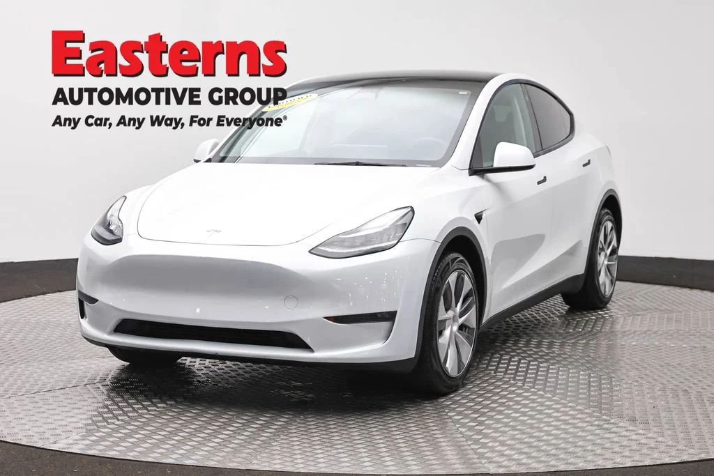 Used 2023 White Tesla Long Range image 1