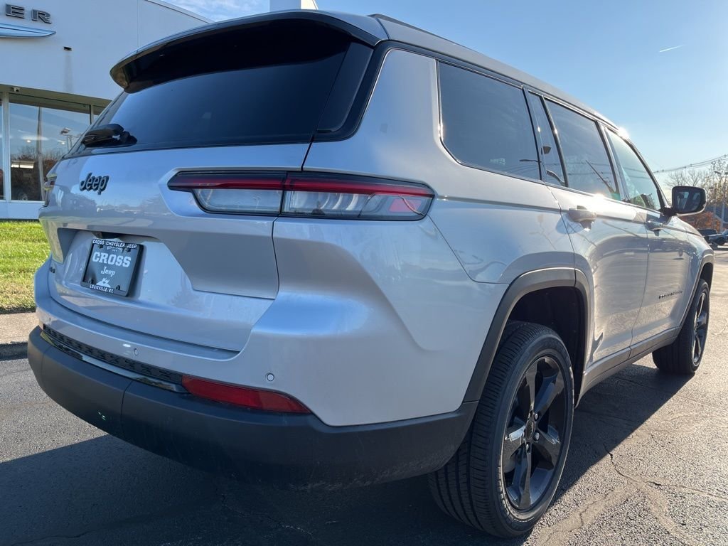 New 2025 Silver Zynith Exterior Paint Jeep Altitude X image 47