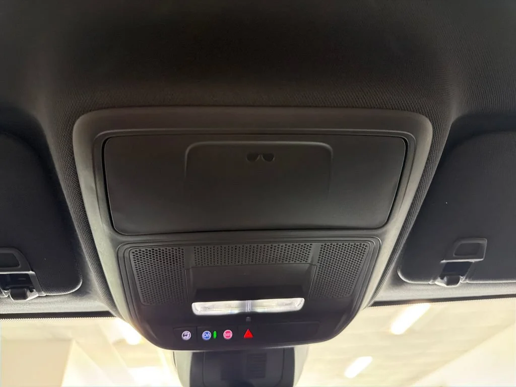 New 2027 Summit White Chevrolet LT image 17