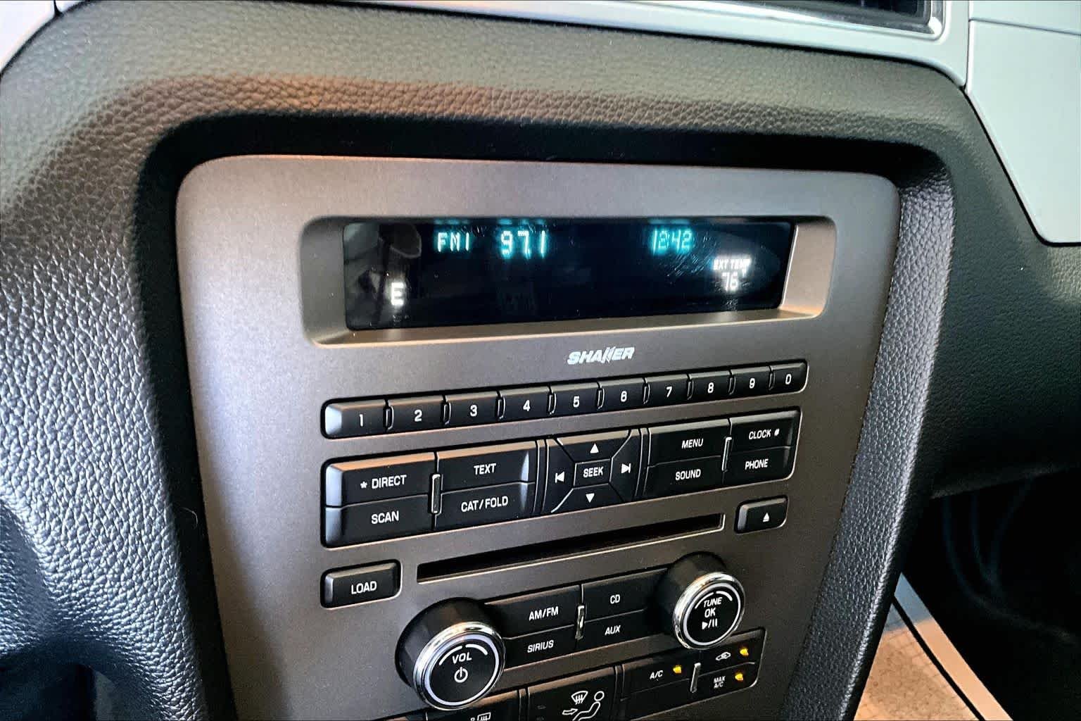 Used 2013 Performance White Ford GT Premium image 28