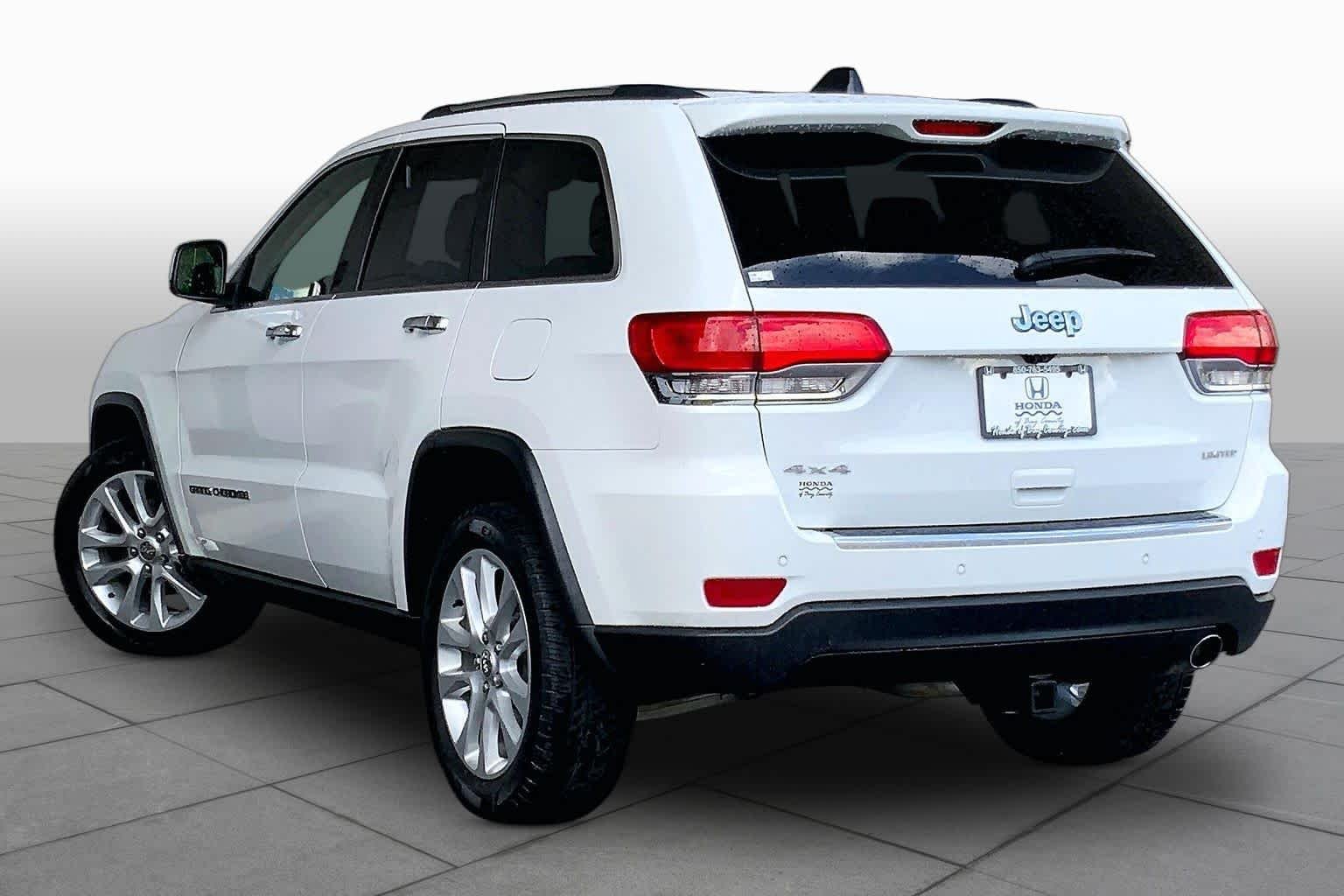 Used 2017 Bright White Clearcoat Jeep Limited image 12