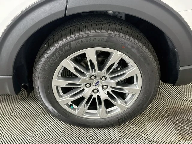 New 2026 White Ford Platinum image 22
