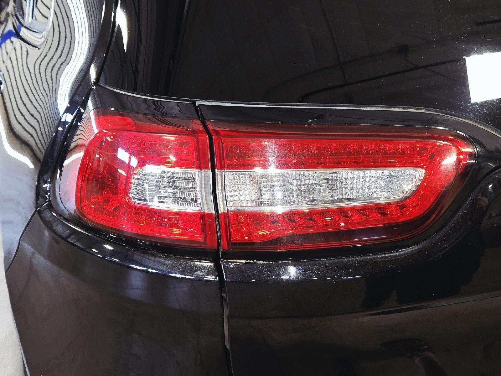 Used 2014 Brilliant Black Crystal Pearlcoat Jeep Limited image 15