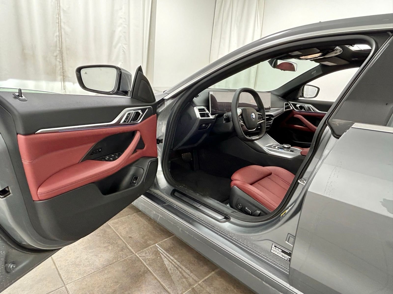 New 2026 Skyscraper Grey Metallic BMW xDrive40 image 38