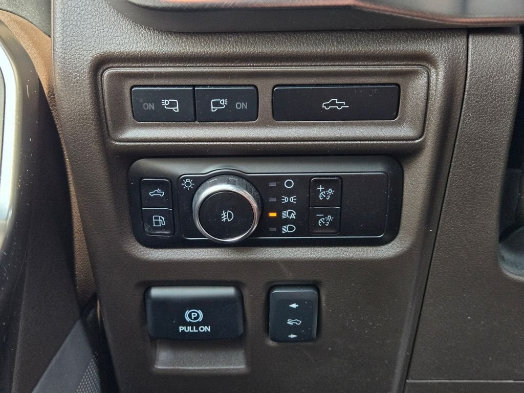 Used 2023  Ford King Ranch image 21