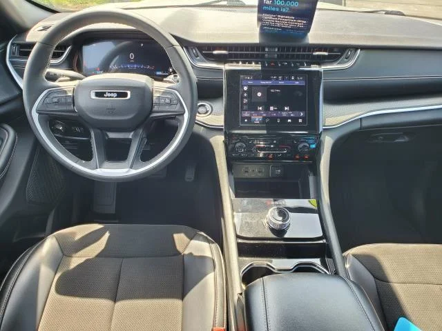 Used 2023 Silver Zynith Jeep Altitude image 22