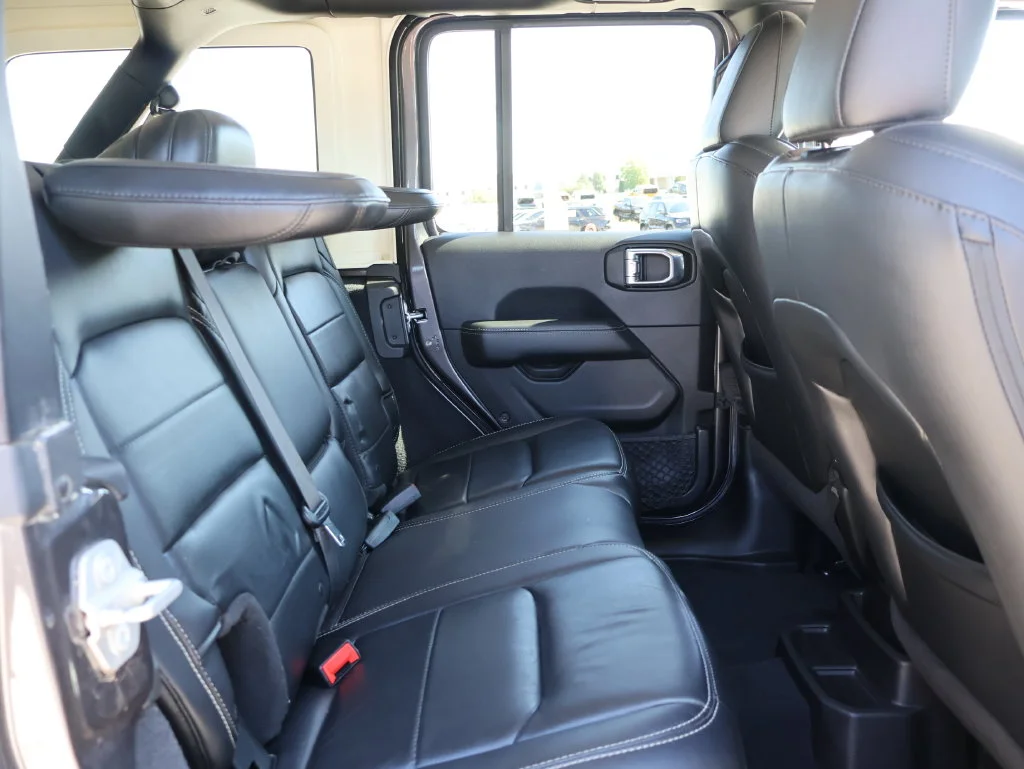 Used 2018 Gray Jeep Unlimited Sahara image 11