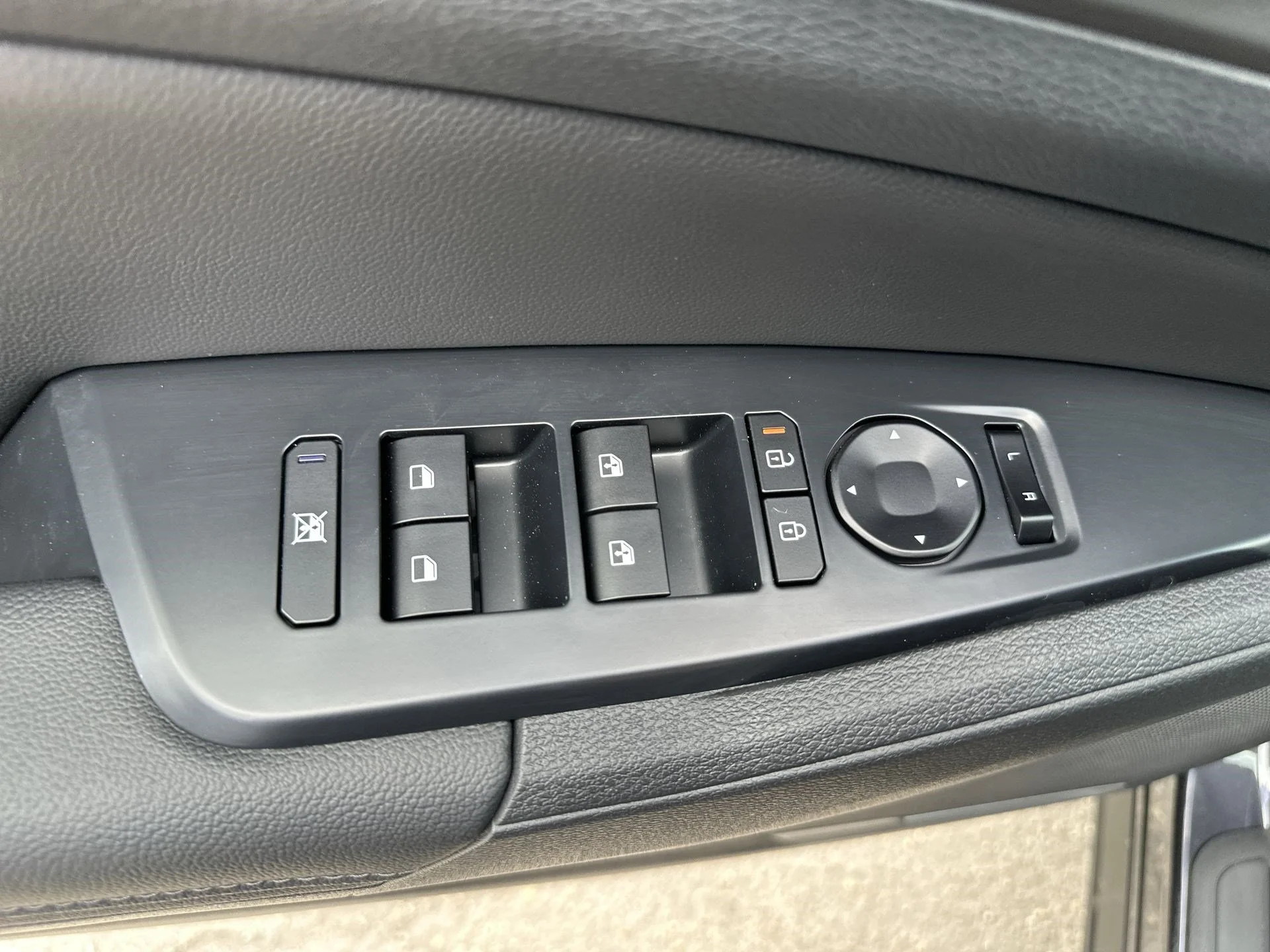 New 2026 Gravity Gray Kia EX image 17
