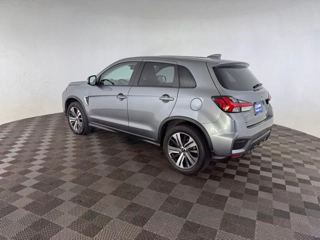 Used 2023 Gray Mitsubishi 2.0 SE image 6