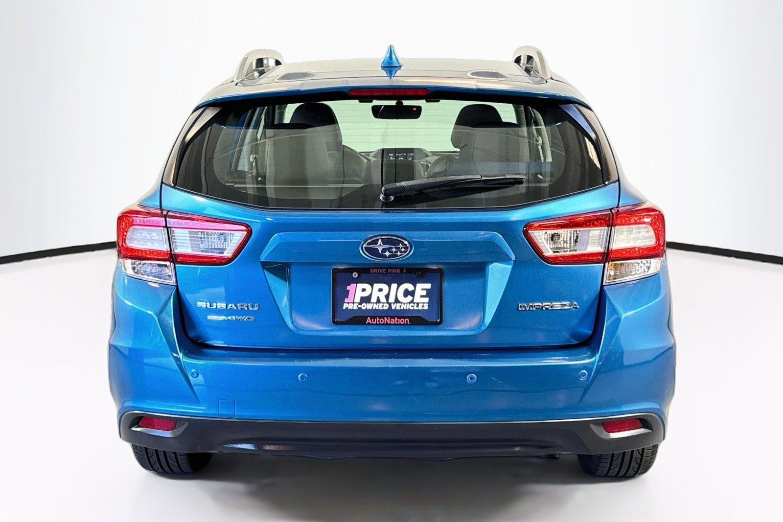 Used 2018 Island Blue Pearl Subaru Limited image 6