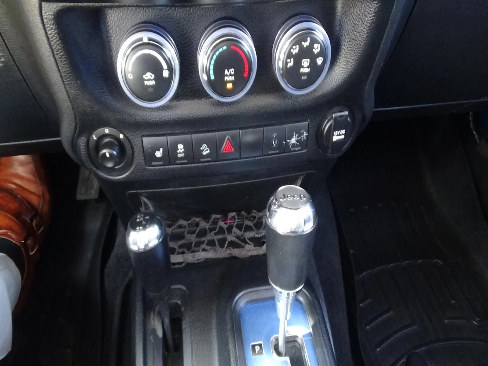 Used 2014 Hydro Blue Pearl Coat Jeep Polar Edition image 20