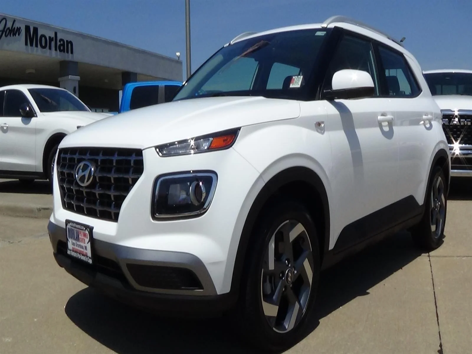 Used 2025 Lunar White (saw) Hyundai SEL image 2