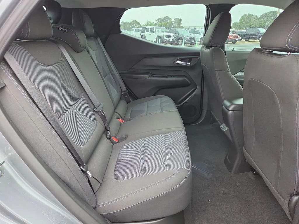 New 2027 Sterling Grey Metallic Chevrolet LT image 17