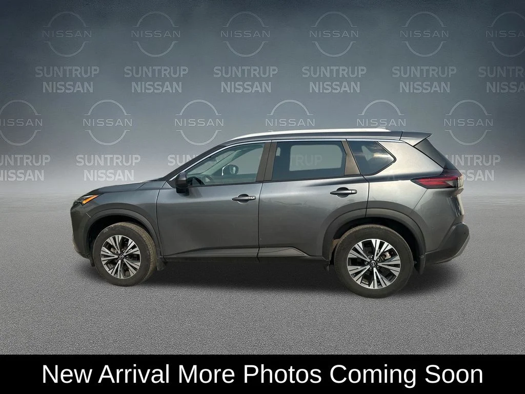 Used 2023 Gray Nissan SV image 3