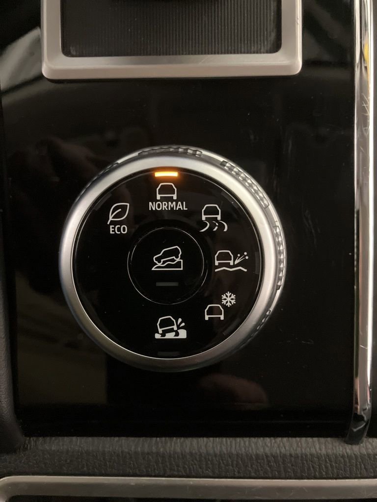 Used 2023  Mitsubishi SE image 4