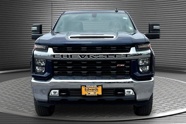 Used 2022 Blue Chevrolet LT image 2
