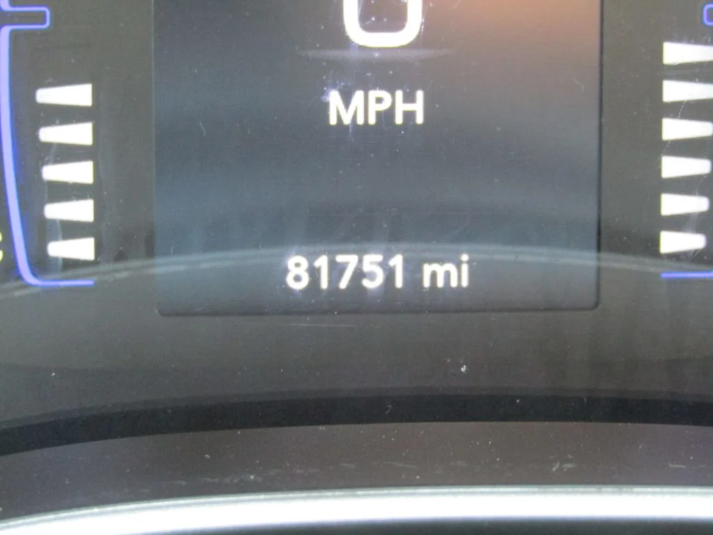 Used 2023 White Chrysler LX image 25