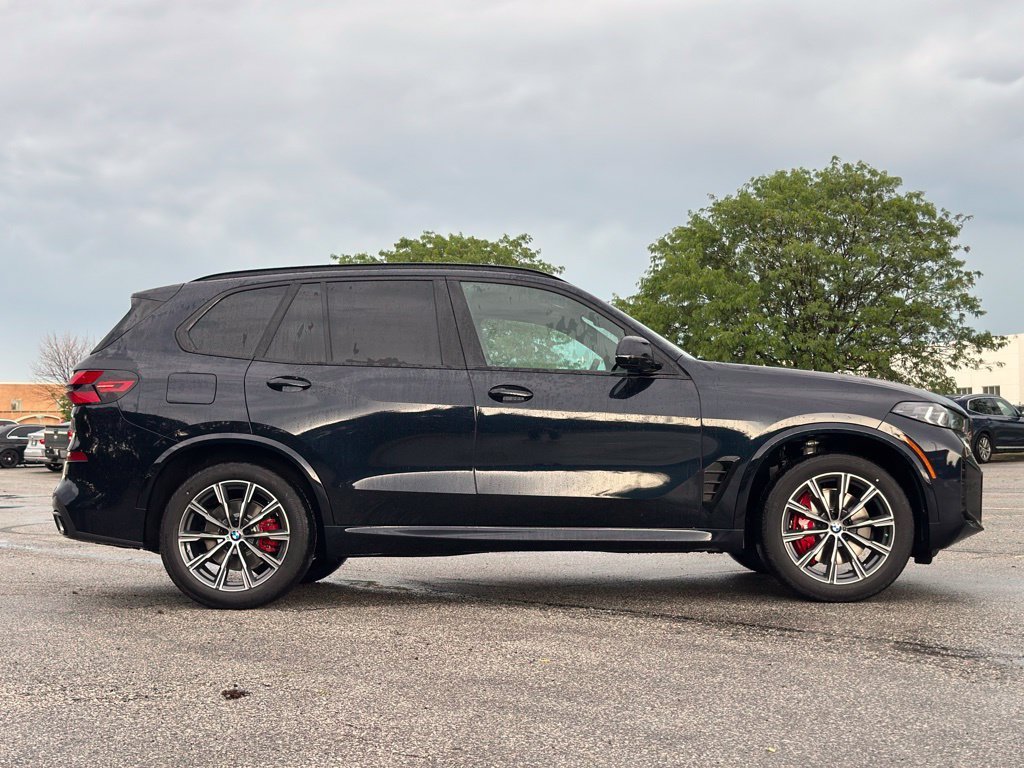 New 2026 Carbon Black Metallic BMW xDrive40i image 8