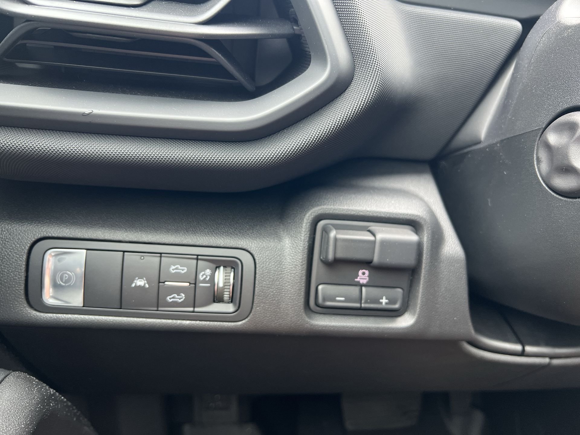 2025 Chevrolet Silverado EV LT - Photo 14