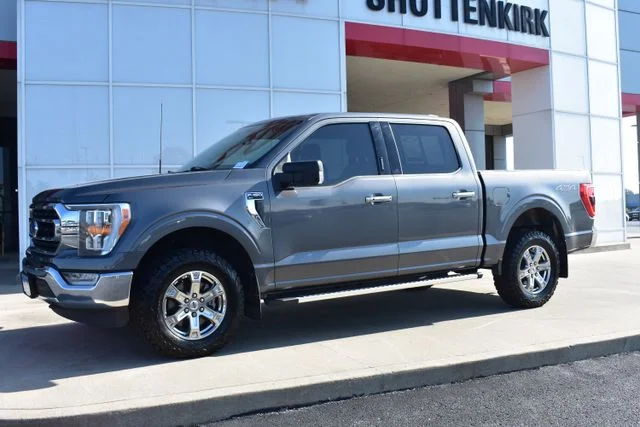 Used 2023 Gray Ford XLT image 2