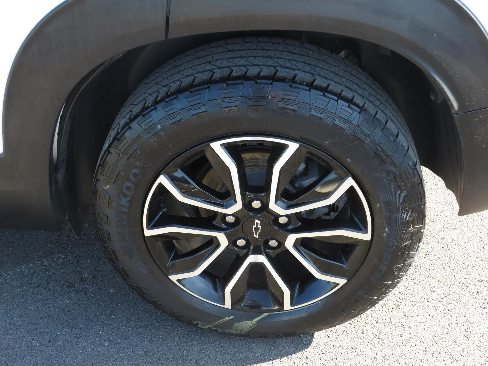 Used 2025 Pearl Chevrolet ACTIV image 19