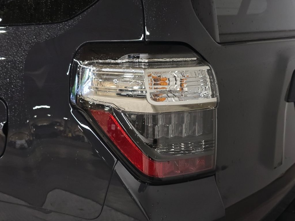 Used 2024  Toyota SR5 Premium image 15