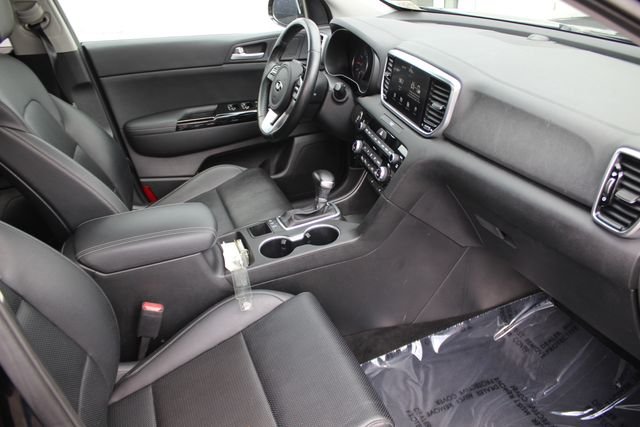 Used 2022 Red Kia EX image 34
